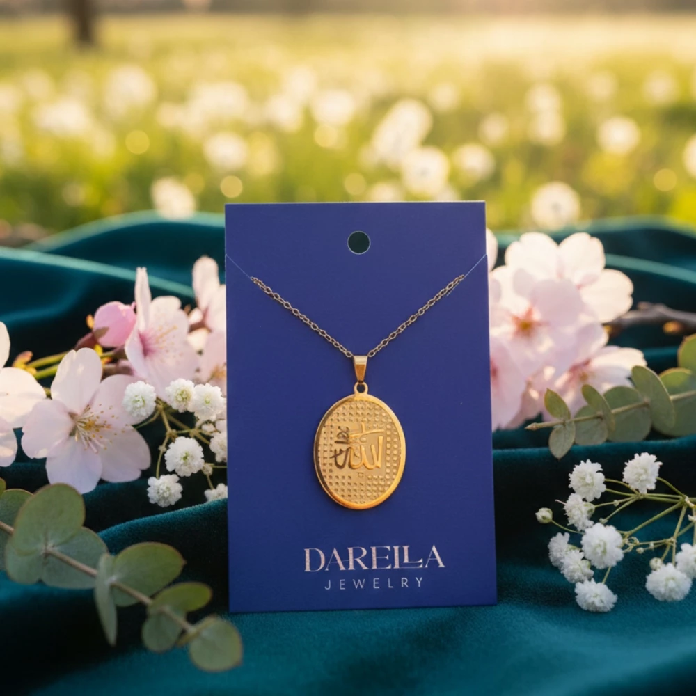 "Allah" yazılı qızılı oval boyunbağı